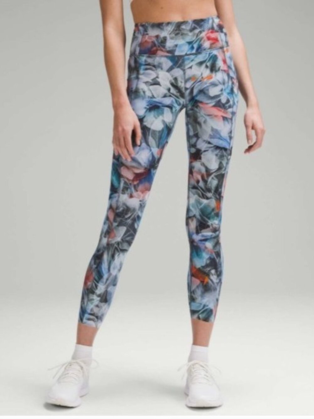 Lululemon Fast and Free High-Rise Tight 25" in Luminescent Floral Multi